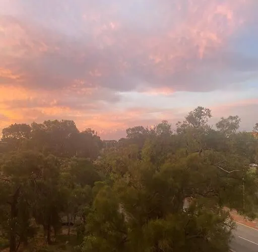 Bright 1 Bedroom Joondalup Stay