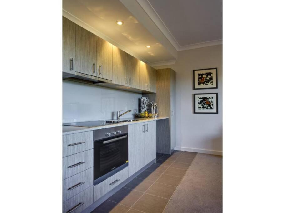 Bright 1 Bedroom Joondalup Apartment